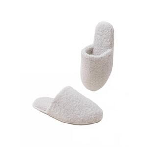 NEW BAREFOOT DREAMS women's cozychic herringbone slipper in cream + stone